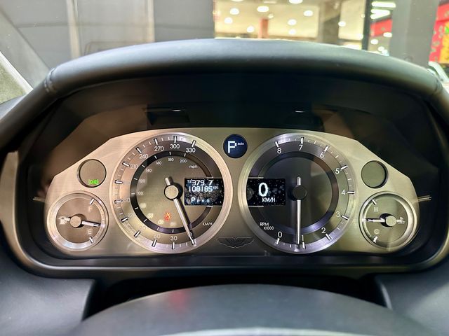 Aston Martin DB9 Coupé 5.9 V12 450cv