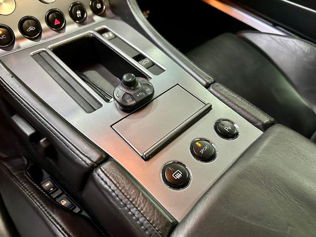 Aston Martin DB9 Coupé 5.9 V12 450cv