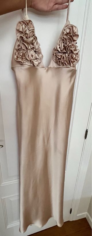 Vestido satén dorado