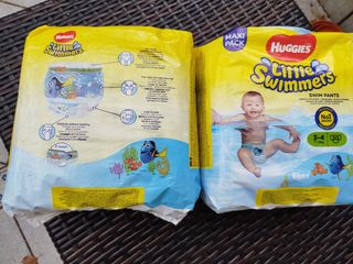 2 paquetes de pañales de agua