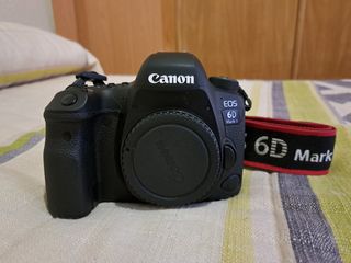 Canon EOS 6D Mark II cámara réflex