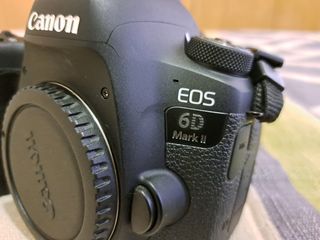 Canon EOS 6D Mark II cámara réflex