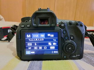 Canon EOS 6D Mark II cámara réflex