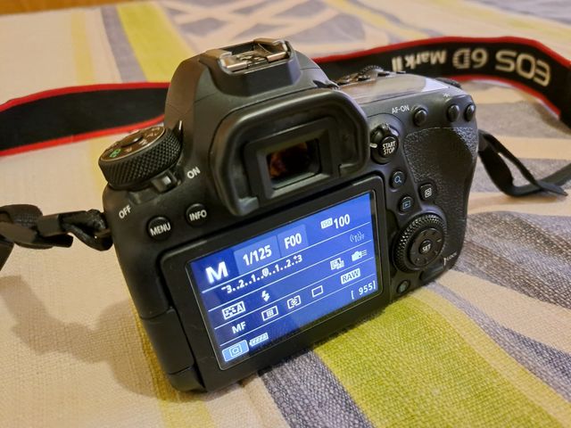 Canon EOS 6D Mark II cámara réflex