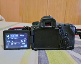 Canon EOS 6D Mark II cámara réflex