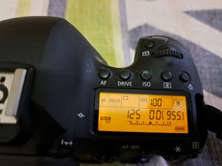 Canon EOS 6D Mark II cámara réflex