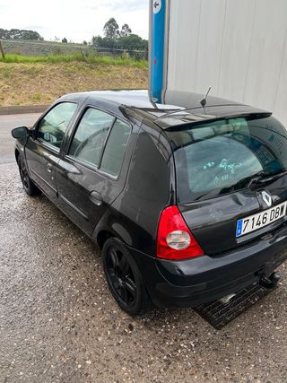 Renault Clio 2004