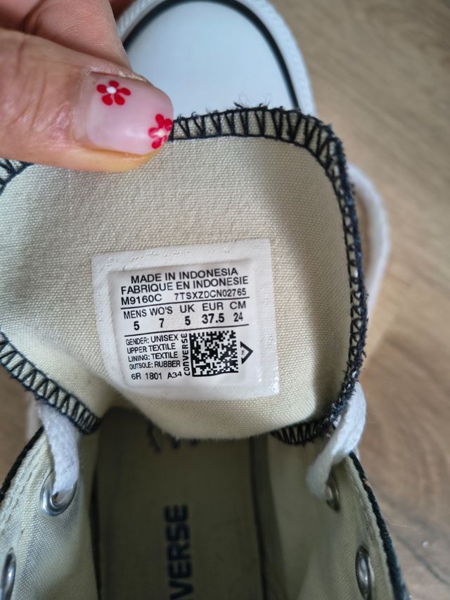 Converse talla 37,5 color negro