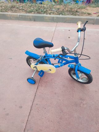 Bicicleta infantil azul