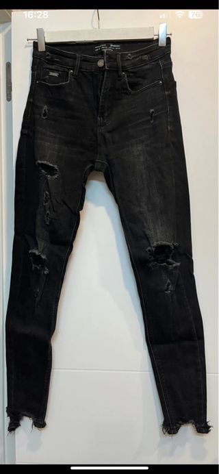 Vaqueros rotos negros