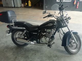 Moto Suzuki Marauder 125