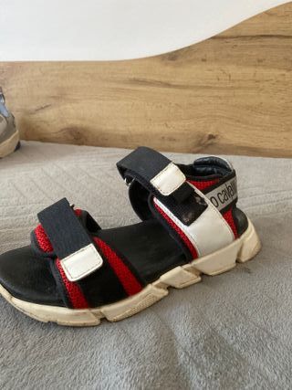 Sandalias Roberto Cavalli rojas y negras