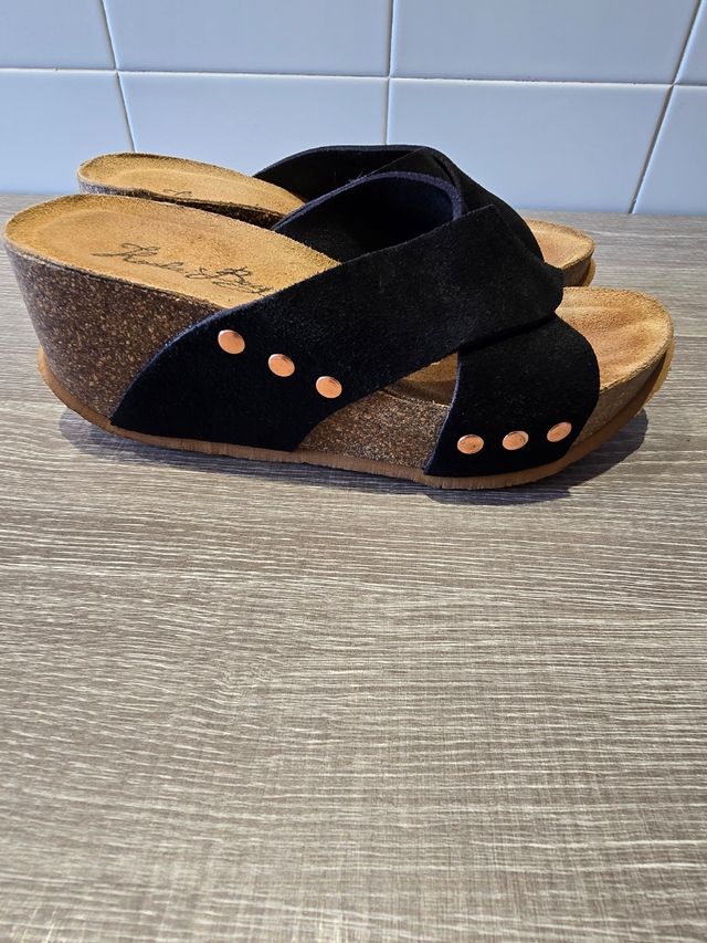 Chanclas Koala Bay negras cuña