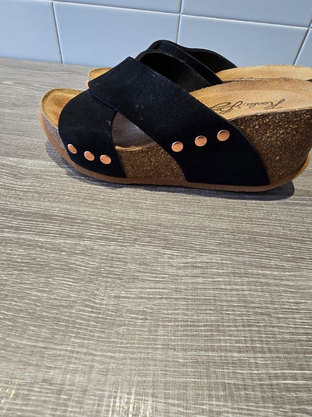 Chanclas Koala Bay negras cuña