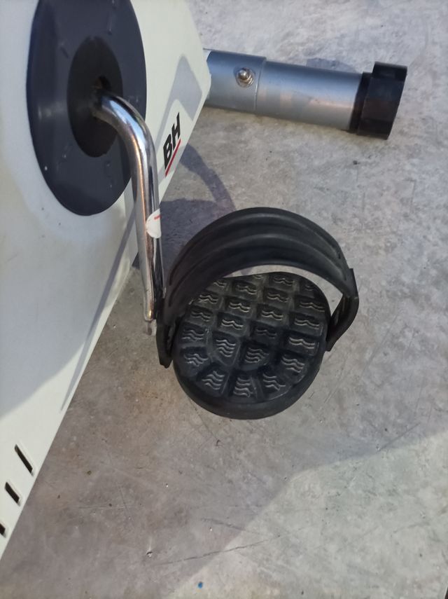 Bicicleta estática BH Fitness