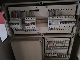Cuadro eléctrico usado