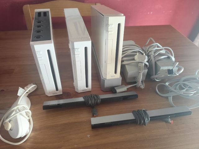 4 consolas Nintendo Wii blancas