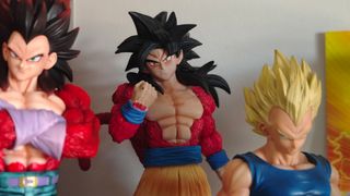 Figura Goku SSJ4