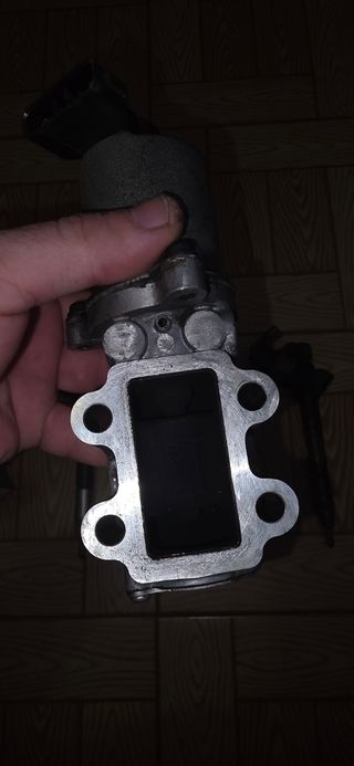 Inyector Toyota Avensis D-CAT 2.2