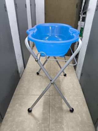 2 bañeras bebé más alzador,caballete,patas la azul