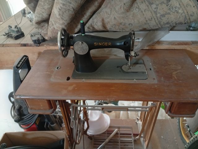 Máquina coser Singer antigua
