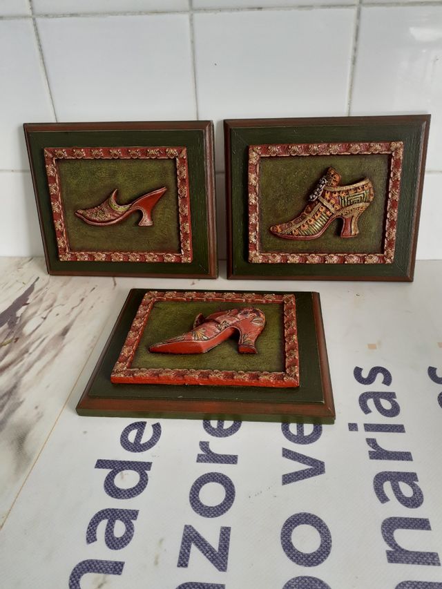3 quadri decorativi su scarpe