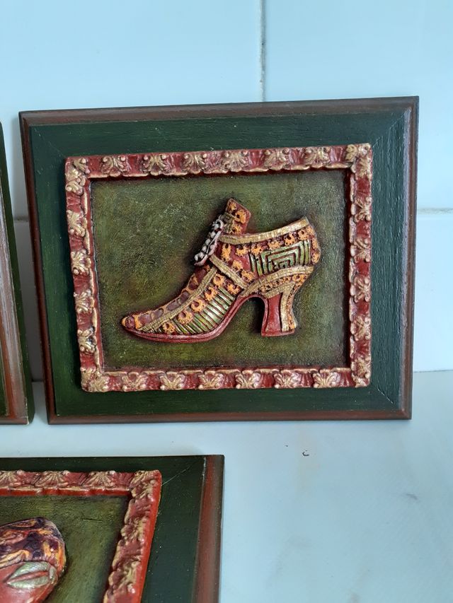 3 quadri decorativi su scarpe