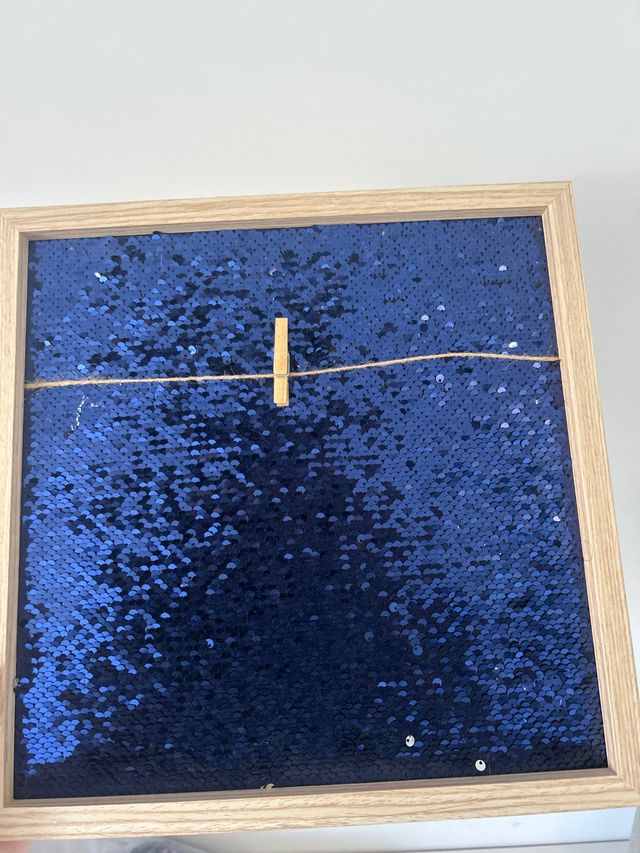 Marco decorativo azul.