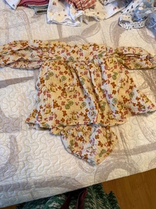 Ropa bebé: Pijama y vestido de 3-6 meses