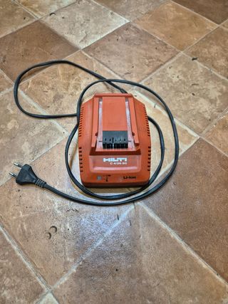 Hilti: Atornillador SD 5000-A22 + bateria y cargad