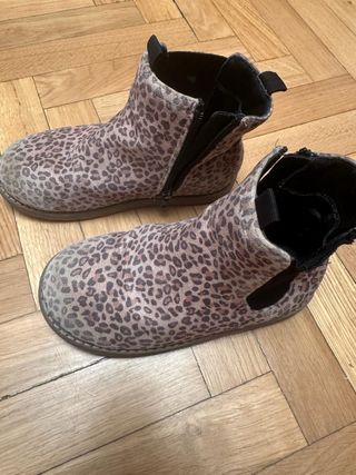 Botas Primark niña 30/31 leopardo
talla 30/31