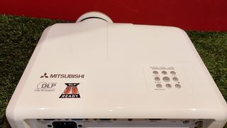 PROYECTOR MITSUBISHI. 2A OPORTUNITAT