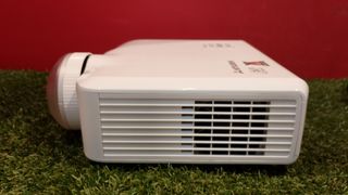 PROYECTOR MITSUBISHI. 2A OPORTUNITAT