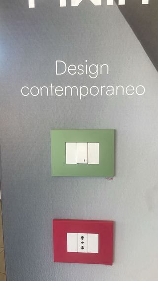 Marcos Vimar Arkè: Metal y Madera