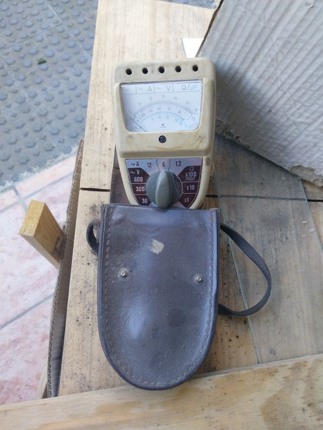 Multímetro analógico vintage