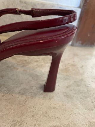Tacones rojos Stradivarius -talla 38