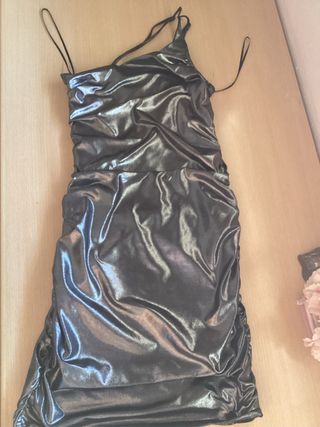 Vestido plateado brillante