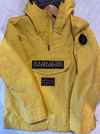 Chaqueta Napapijri amarilla