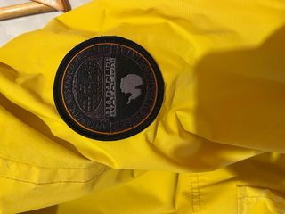 Chaqueta Napapijri amarilla