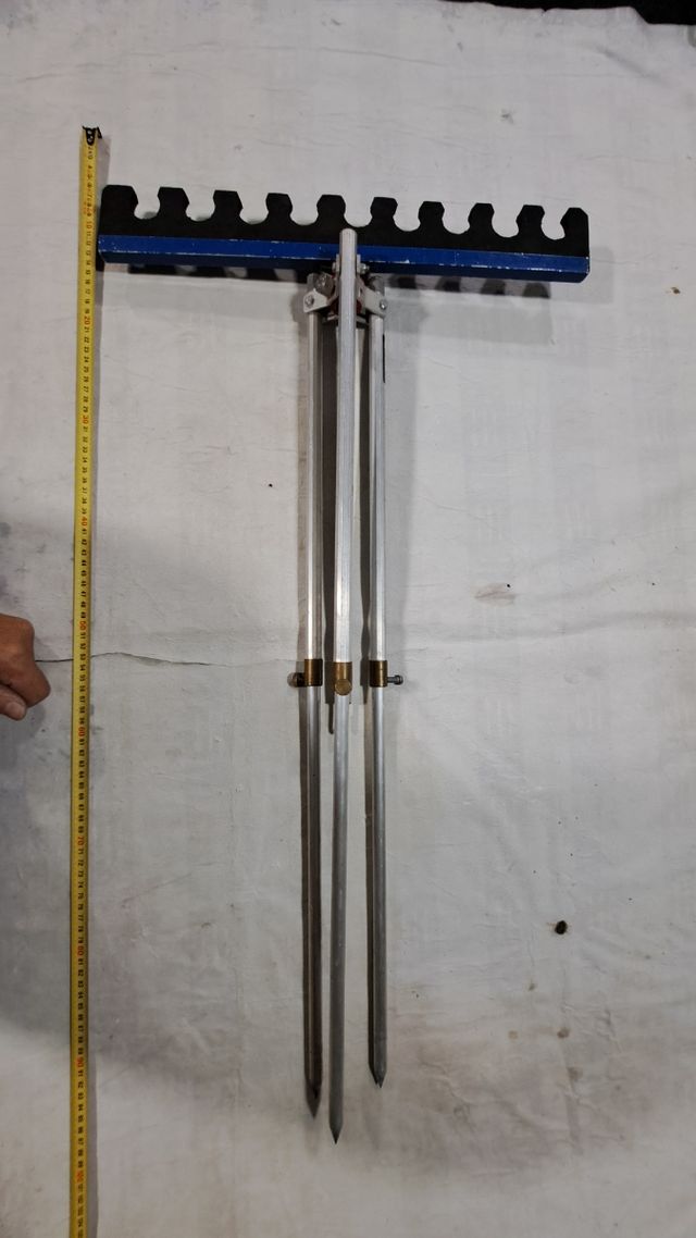 Soporte para Cañas. Trípode Latoure