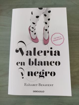 Valeria en blanco y negro
