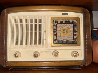 Radio antigua Radiodina CORTA