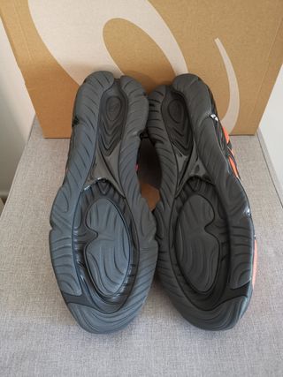 Zapatillas Asics Gel Quantum 360 VIII - Talla 45