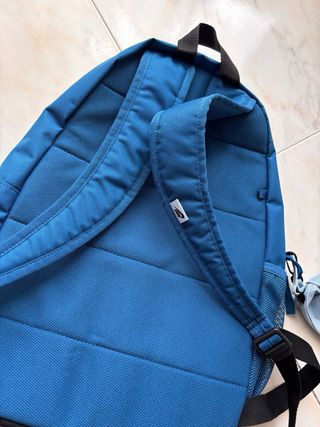 Mochila Nike azul con estuche