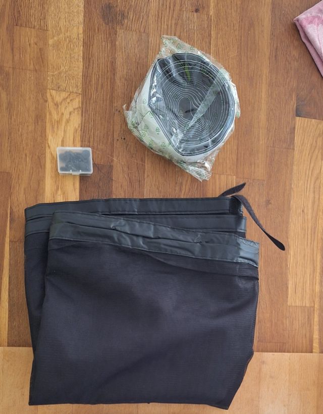 Mosquitera magnética negra puerta