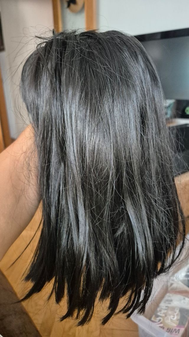 PRECIO NO NEGOCIABLE. Peluca negra - Corta