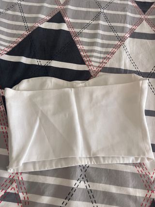 Top blanco sin tirantes