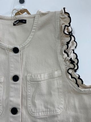 Chaleco vaquero beige marca Noon