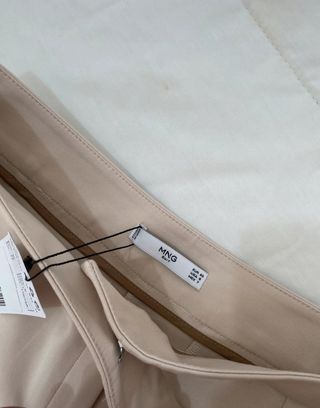 Pantalones cortos con cinturón MANGO. Sin estrenar