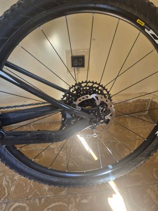 Bicicleta MTB 29" RockShox